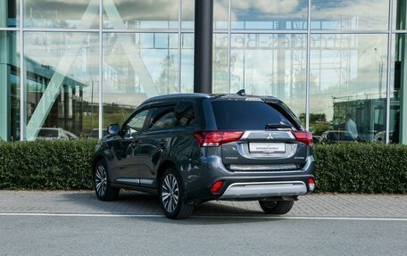 Mitsubishi Outlander III рестайлинг 3, 2019 год, 2 200 000 рублей, 6 фотография