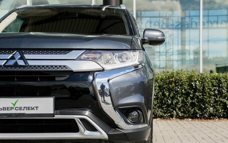 Mitsubishi Outlander III рестайлинг 3, 2019 год, 2 200 000 рублей, 10 фотография