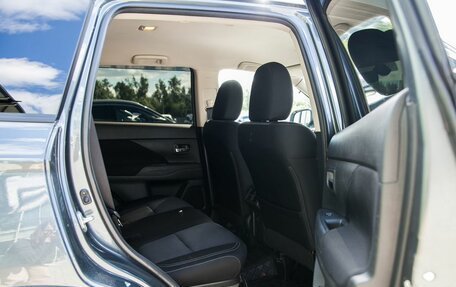 Mitsubishi Outlander III рестайлинг 3, 2019 год, 2 200 000 рублей, 13 фотография