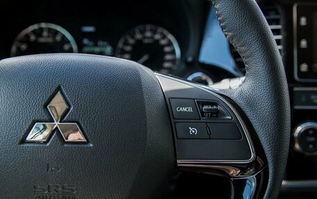 Mitsubishi Outlander III рестайлинг 3, 2019 год, 2 200 000 рублей, 18 фотография
