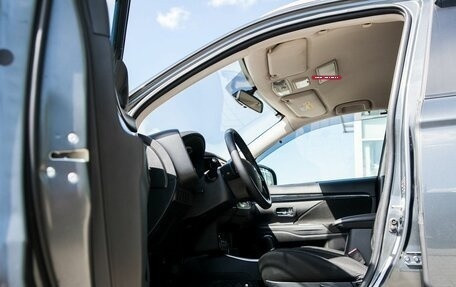 Mitsubishi Outlander III рестайлинг 3, 2019 год, 2 200 000 рублей, 12 фотография