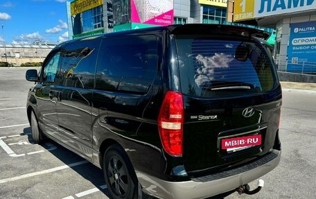 Hyundai Grand Starex Grand Starex I рестайлинг 2, 2012 год, 1 790 000 рублей, 4 фотография