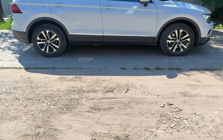 Volkswagen Tiguan II, 2019 год, 3 200 000 рублей, 29 фотография