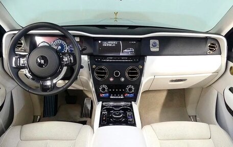 Rolls-Royce Cullinan, 2023 год, 44 912 000 рублей, 8 фотография