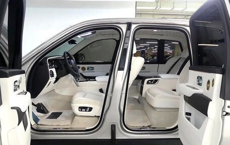 Rolls-Royce Cullinan, 2023 год, 44 912 000 рублей, 22 фотография