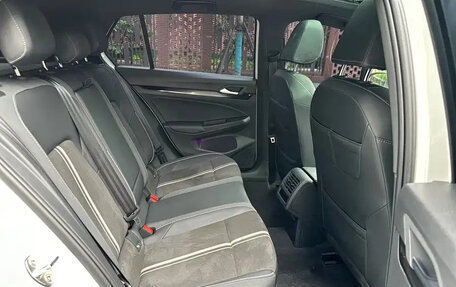 Volkswagen Golf VIII, 2023 год, 1 777 025 рублей, 16 фотография