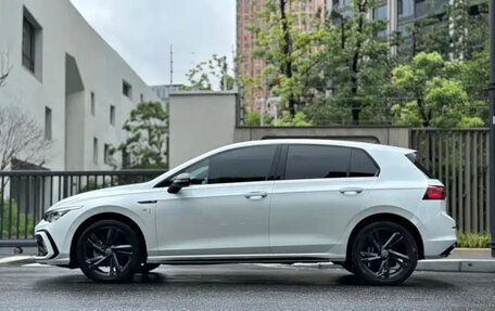 Volkswagen Golf VIII, 2023 год, 1 777 025 рублей, 20 фотография