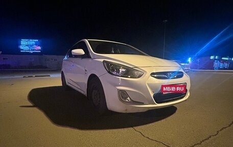 Hyundai Solaris II рестайлинг, 2012 год, 840 000 рублей, 3 фотография