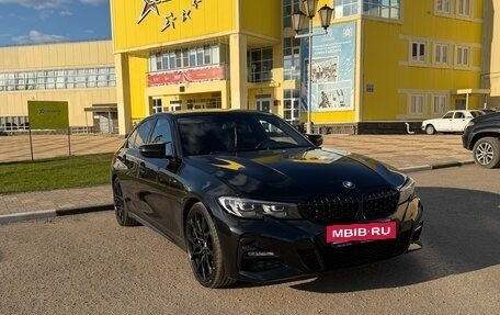 BMW 3 серия, 2019 год, 3 950 000 рублей, 2 фотография
