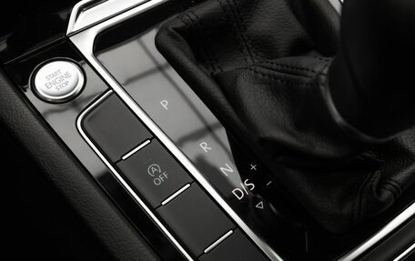 Volkswagen Passat B8 рестайлинг, 2018 год, 2 099 000 рублей, 16 фотография