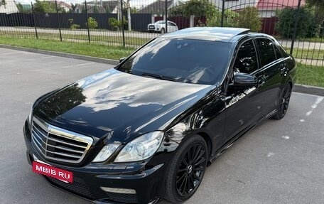 Mercedes-Benz E-Класс, 2009 год, 2 250 000 рублей, 2 фотография