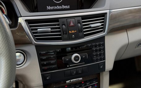 Mercedes-Benz E-Класс, 2009 год, 2 250 000 рублей, 31 фотография