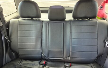 Mitsubishi Outlander III рестайлинг 3, 2007 год, 600 000 рублей, 16 фотография