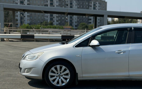 Opel Astra J, 2011 год, 590 000 рублей, 10 фотография
