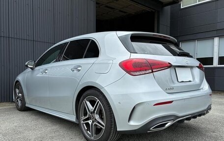 Mercedes-Benz A-Класс, 2020 год, 1 500 000 рублей, 4 фотография