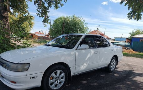 Toyota Vista, 1990 год, 240 000 рублей, 2 фотография