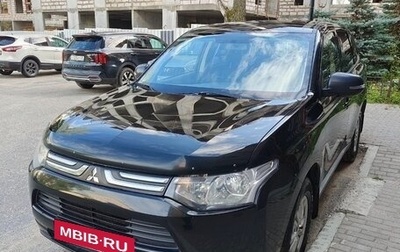 Mitsubishi Outlander III рестайлинг 3, 2013 год, 1 100 000 рублей, 1 фотография