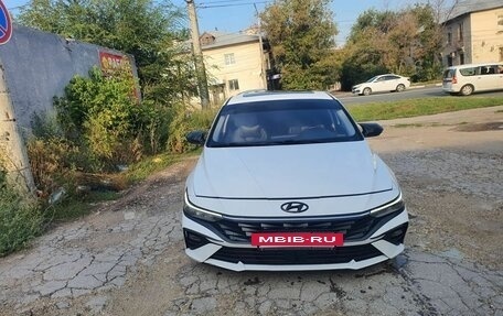 Hyundai Elantra, 2023 год, 1 600 000 рублей, 2 фотография