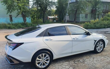 Hyundai Elantra, 2023 год, 1 600 000 рублей, 3 фотография