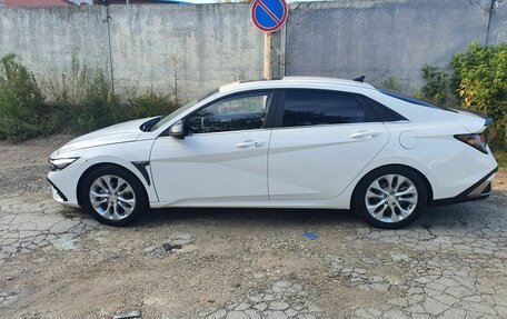 Hyundai Elantra, 2023 год, 1 600 000 рублей, 4 фотография