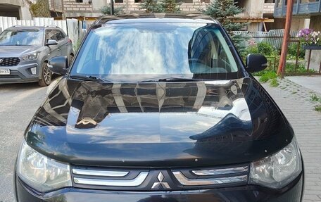 Mitsubishi Outlander III рестайлинг 3, 2013 год, 1 100 000 рублей, 2 фотография