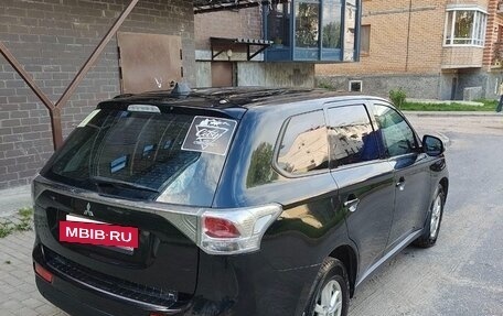 Mitsubishi Outlander III рестайлинг 3, 2013 год, 1 100 000 рублей, 4 фотография