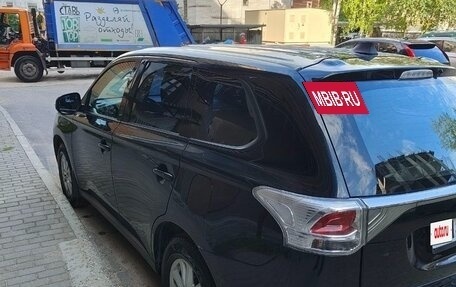 Mitsubishi Outlander III рестайлинг 3, 2013 год, 1 100 000 рублей, 6 фотография