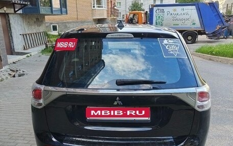 Mitsubishi Outlander III рестайлинг 3, 2013 год, 1 100 000 рублей, 5 фотография