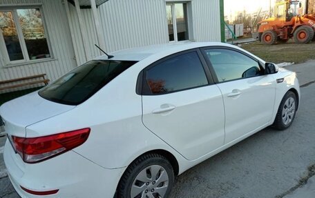 KIA Rio III рестайлинг, 2016 год, 950 000 рублей, 3 фотография