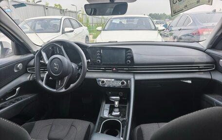 Hyundai Elantra, 2023 год, 1 580 000 рублей, 5 фотография