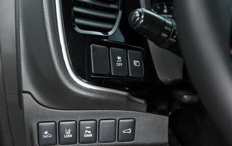 Mitsubishi Outlander III рестайлинг 3, 2021 год, 3 850 000 рублей, 10 фотография
