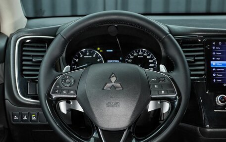 Mitsubishi Outlander III рестайлинг 3, 2021 год, 3 850 000 рублей, 15 фотография