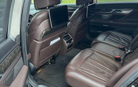 BMW 7 серия, 2018 год, 3 350 000 рублей, 2 фотография