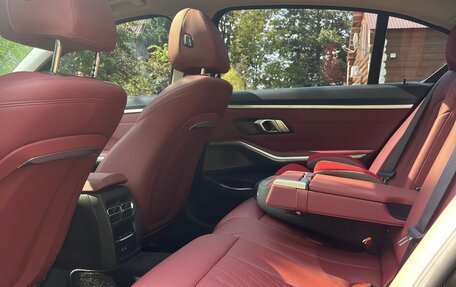 BMW 3 серия, 2024 год, 3 950 000 рублей, 9 фотография