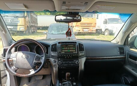 Toyota Land Cruiser 200, 2011 год, 2 888 000 рублей, 6 фотография