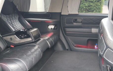Toyota Sequoia II рестайлинг, 2012 год, 3 300 000 рублей, 19 фотография
