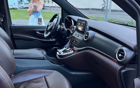 Mercedes-Benz V-Класс, 2018 год, 6 500 000 рублей, 10 фотография