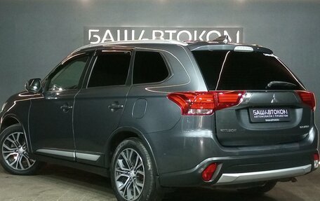 Mitsubishi Outlander III рестайлинг 3, 2018 год, 1 750 000 рублей, 5 фотография