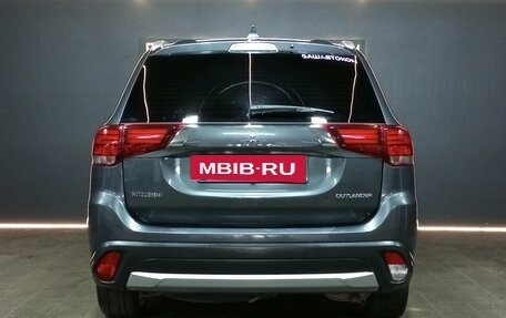 Mitsubishi Outlander III рестайлинг 3, 2018 год, 1 750 000 рублей, 6 фотография