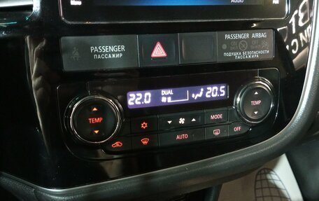 Mitsubishi Outlander III рестайлинг 3, 2018 год, 1 750 000 рублей, 16 фотография