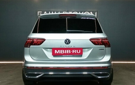 Volkswagen Tiguan II, 2021 год, 2 785 000 рублей, 5 фотография