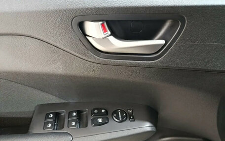 Hyundai Solaris II рестайлинг, 2017 год, 1 275 000 рублей, 12 фотография