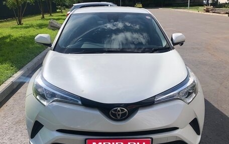 Toyota C-HR I рестайлинг, 2017 год, 1 850 000 рублей, 1 фотография