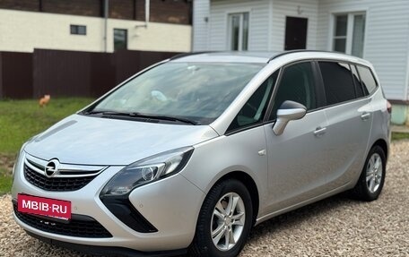 Opel Zafira C рестайлинг, 2015 год, 1 290 000 рублей, 1 фотография