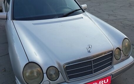 Mercedes-Benz E-Класс, 1997 год, 377 500 рублей, 4 фотография