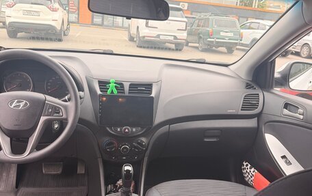Hyundai Solaris II рестайлинг, 2016 год, 1 100 000 рублей, 7 фотография