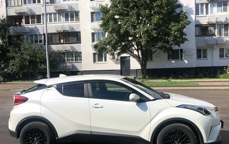 Toyota C-HR I рестайлинг, 2017 год, 1 850 000 рублей, 3 фотография