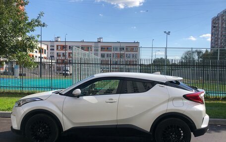 Toyota C-HR I рестайлинг, 2017 год, 1 850 000 рублей, 4 фотография
