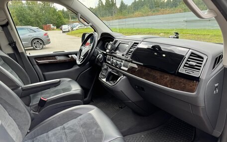 Volkswagen Multivan T6 рестайлинг, 2019 год, 3 950 000 рублей, 7 фотография