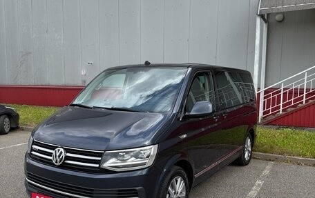 Volkswagen Multivan T6 рестайлинг, 2019 год, 3 950 000 рублей, 2 фотография